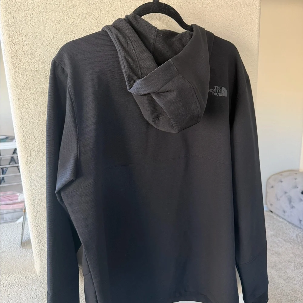The North Face Men's Black Performance Jacket - Picture 2 of 3